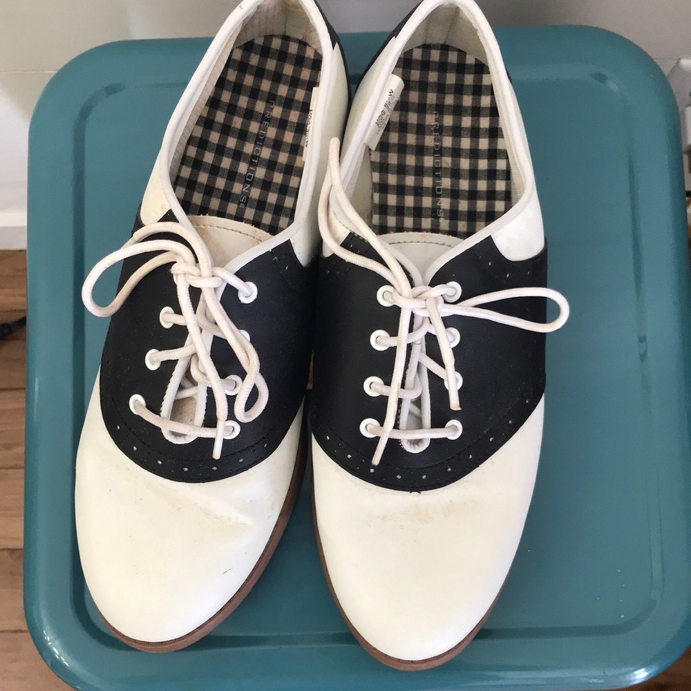 Saddle oxfords black and white